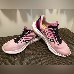 🏃‍♀️ Women’s Saucony Kinvara 12, Size 8.5, Less than 80 Miles!